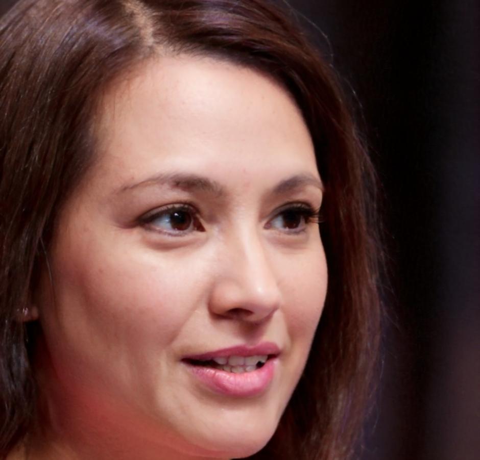 Porträtt av Linnea Bjurman som föreläser om företagsskatter